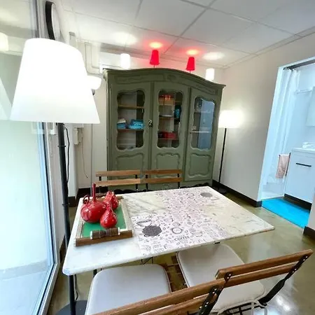 Jolie App Centre Remparts Patio Aigues-Mortes
